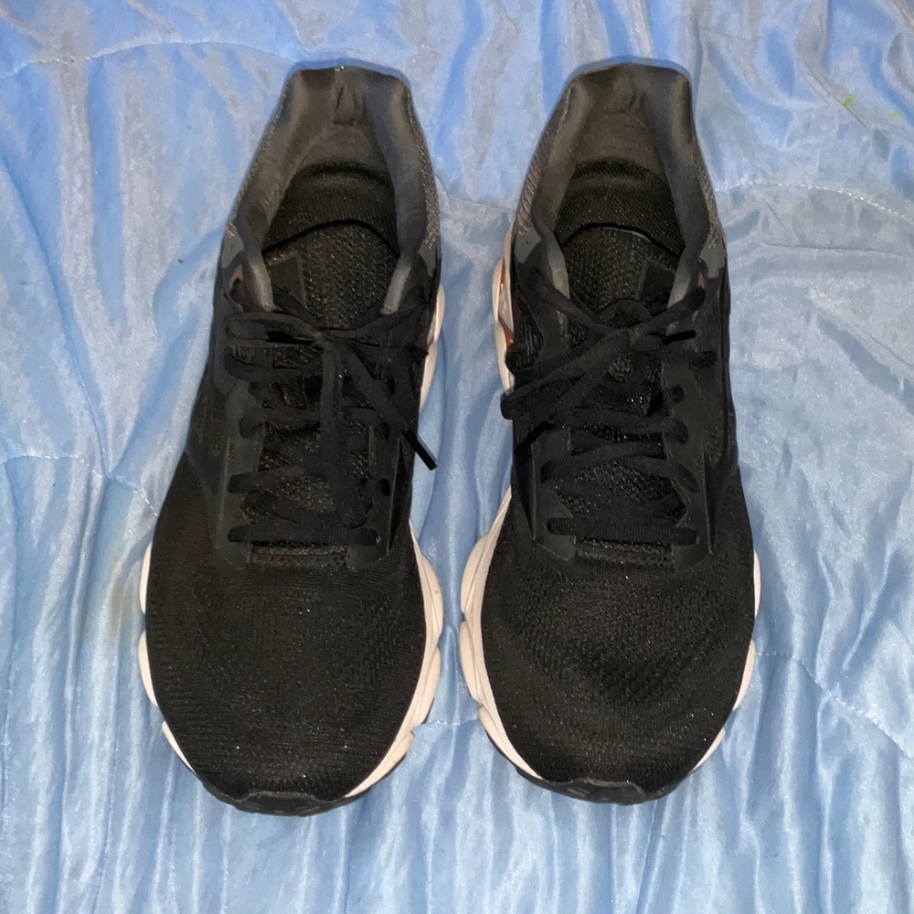 Men's Black Athletic Shoes
